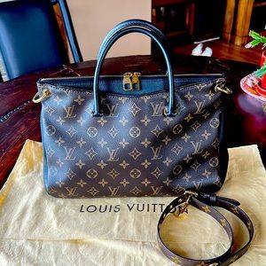 Louis Vuitton Pallas MM Monogram Canvas Black Leather Adjustable Strap